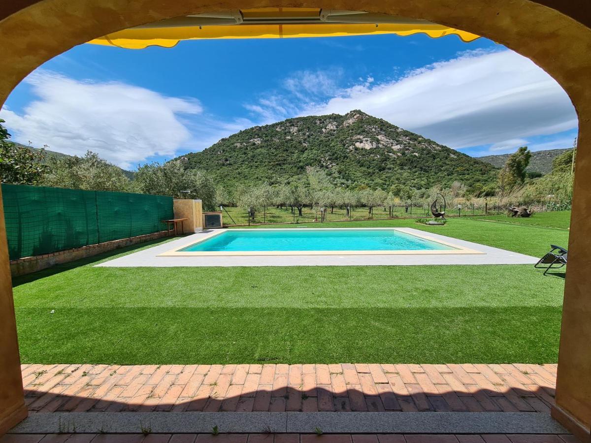 Lu Lioni Villa Paola San Teodoro Con Piscina Privata מראה חיצוני תמונה