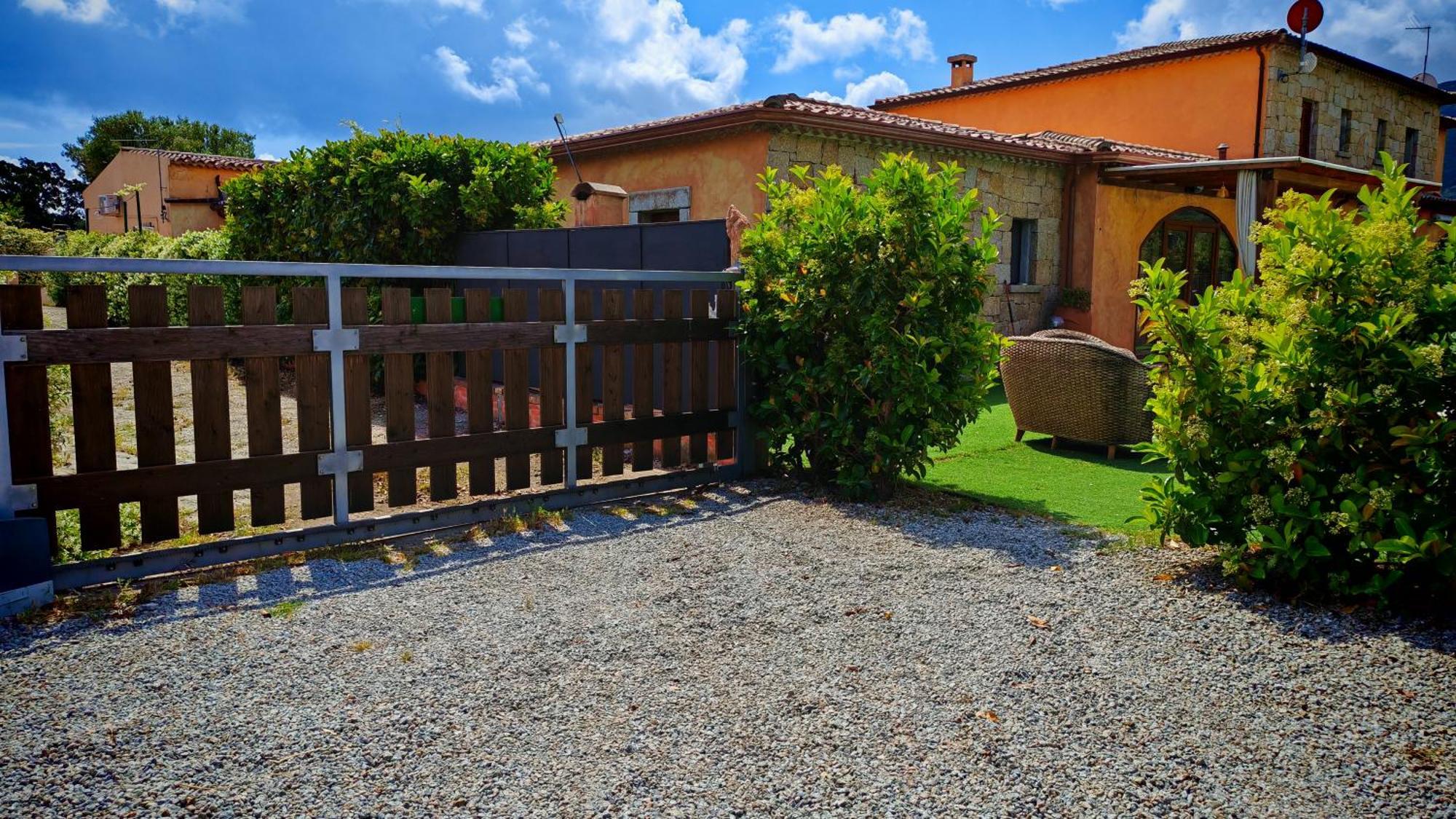 Lu Lioni Villa Paola San Teodoro Con Piscina Privata מראה חיצוני תמונה